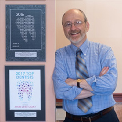 Portrait of Dr David Stall